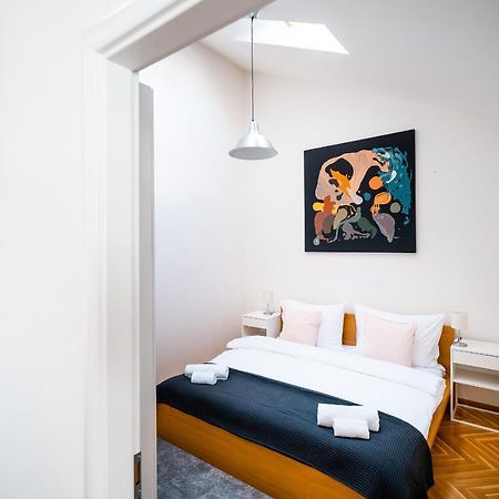 Luxurious Woodrow Wilson Apt In Prague Centre Exterior foto