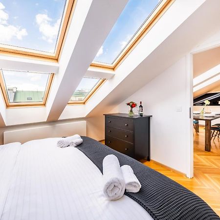 Luxurious Woodrow Wilson Apt In Prague Centre Exterior foto